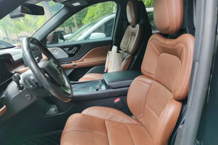 Used Lincoln Aviator 2020 3.0T V6 All-Wheel Drive Executive Version Left Front Seat