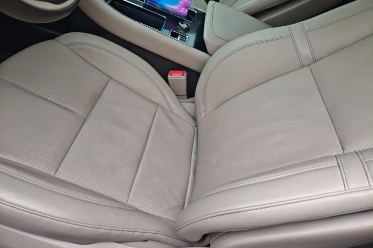 Used Lincoln Aviator 2020 3.0T V6 Four-Wheel Drive Premium Edition Left Front Seat