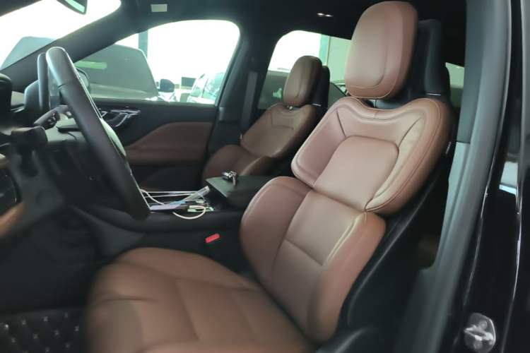 Used Lincoln Aviator 2020 3.0T V6 All-Wheel Drive Executive Version Left Front Seat