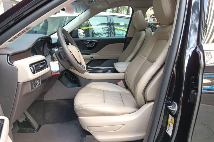 Used Lincoln Aviator 2020 3.0T V6 All-Wheel-Drive Premium Edition Left Front Seat