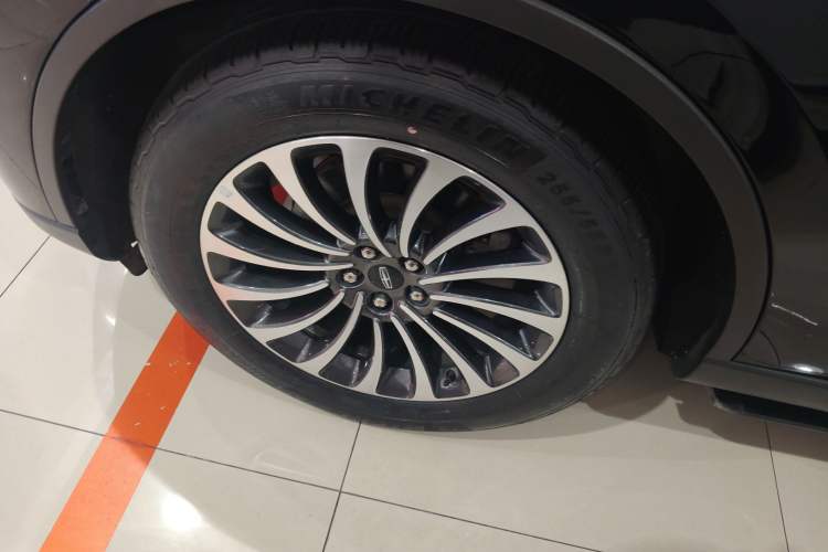 Used Lincoln Aviator 2020 3.0T V6 Four-Wheel Drive Premium Edition Left Front Wheel Hub