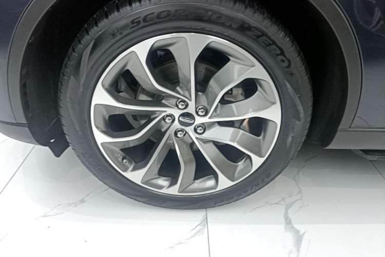 Used Lincoln Aviator 2020 3.0T V6 All-Wheel Drive Executive Version Left Front Wheel Hub