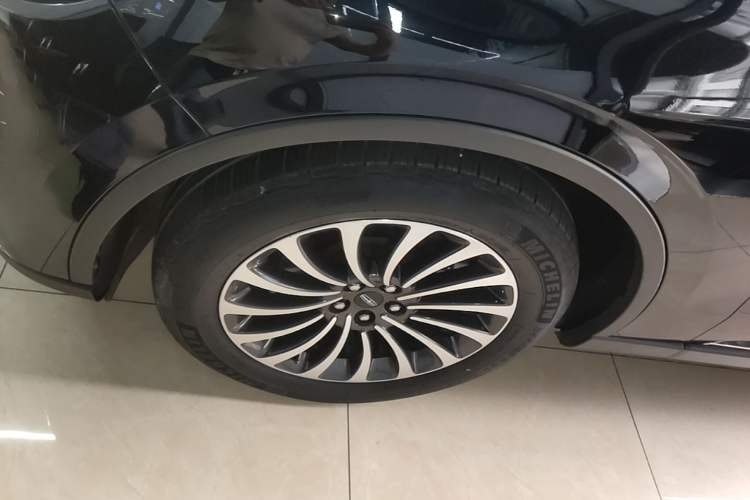 Used Lincoln Aviator 2020 3.0T V6 Four-Wheel Drive Zunya Edition Left Front Wheel Hub