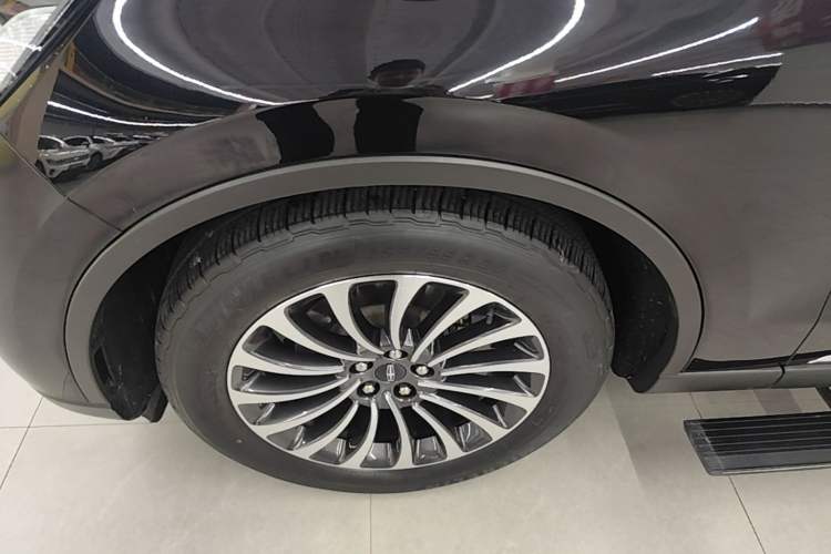 Used Lincoln Aviator 2020 3.0T V6 Four-Wheel Drive Zunya Edition Left Front Wheel Hub