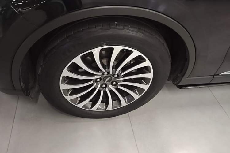 Used Lincoln Aviator 2020 3.0T V6 Four-Wheel Drive Zunya Edition Left Front Wheel Hub