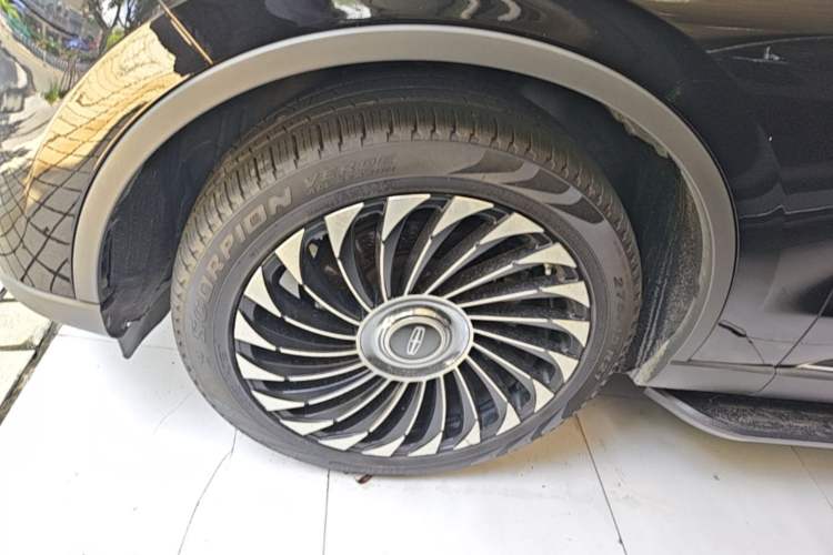 Used Lincoln Aviator 2020 3.0T V6 All-Wheel-Drive Premium Edition Left Front Wheel Hub