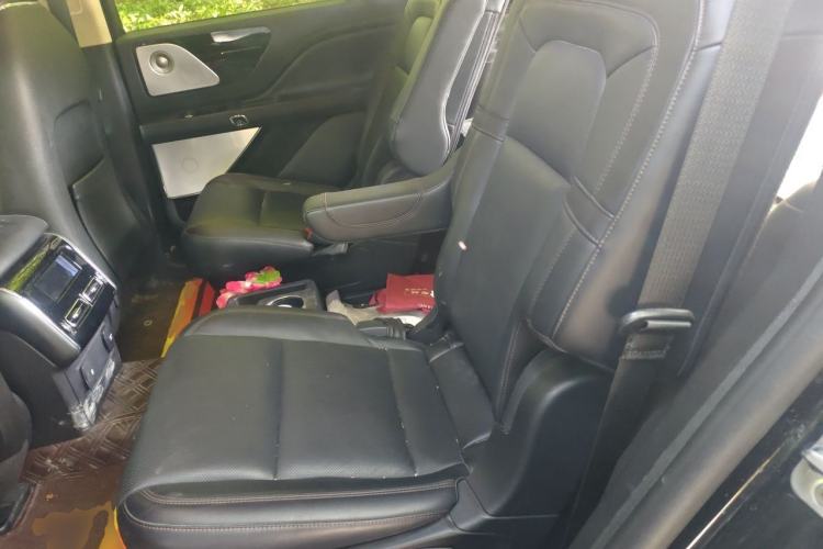 Used Lincoln Aviator 2020 3.0T V6 All-Wheel Drive Executive Version Left Rear Seat