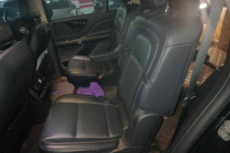 Used Lincoln Aviator 2020 3.0T V6 Four-Wheel Drive Premium Edition Left Rear Seat