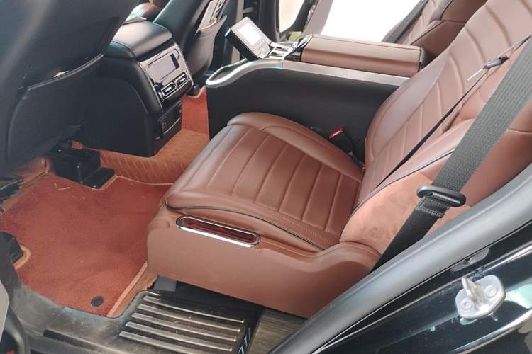 Used Lincoln Aviator 2020 3.0T V6 All-Wheel Drive Executive Version Left Rear Seat