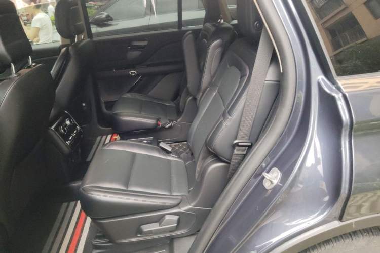 Used Lincoln Aviator 2020 3.0T V6 Four-Wheel Drive Premium Edition Left Rear Seat