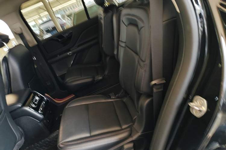 Used Lincoln Aviator 2020 3.0T V6 Four-Wheel Drive Premium Edition Left Rear Seat