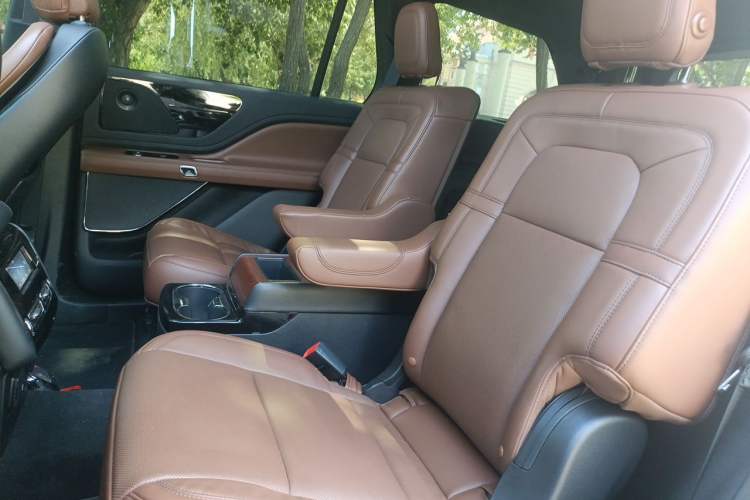 Used Lincoln Aviator 2020 3.0T V6 Four-Wheel Drive Zunya Edition Left Rear Seat
