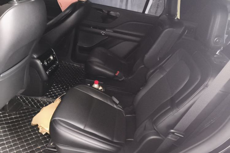 Used Lincoln Aviator 2020 3.0T V6 Four-Wheel Drive Premium Edition Left Rear Seat