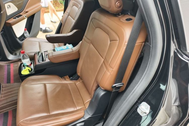 Used Lincoln Aviator 2020 3.0T V6 All-Wheel Drive Executive Version Left Rear Seat
