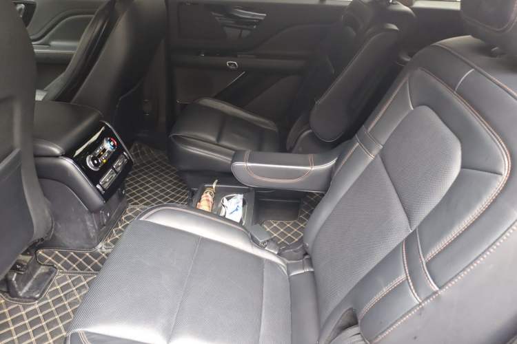 Used Lincoln Aviator 2020 3.0T V6 Four-Wheel Drive Premium Edition Left Rear Seat
