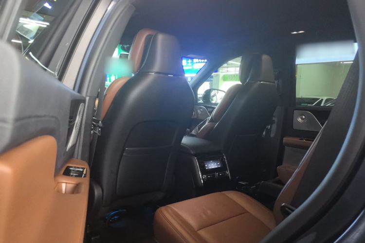 Used Lincoln Aviator 2020 3.0T V6 All-Wheel Drive Executive Version Left Rear Seat