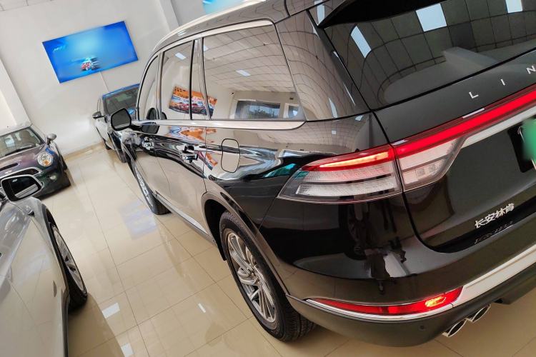 Used Lincoln Aviator 2020 3.0T V6 Four-Wheel Drive Premium Edition Left Side