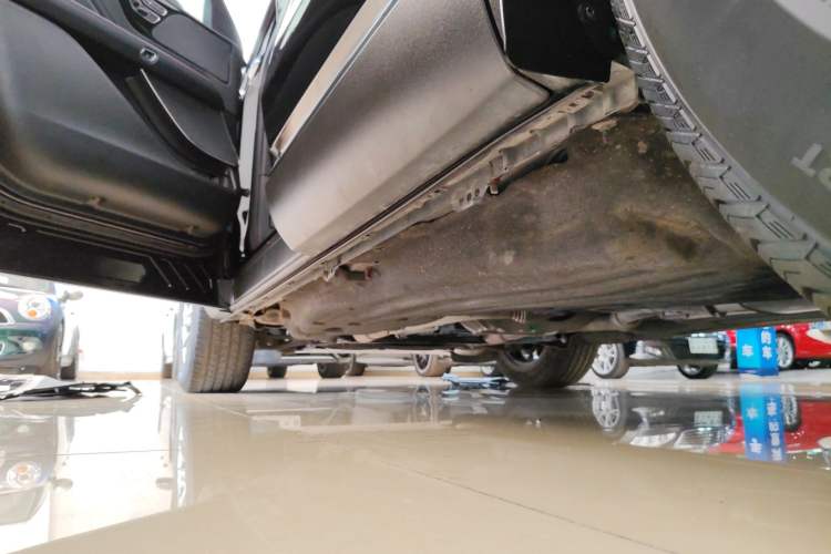 Used Lincoln Aviator 2020 3.0T V6 Four-Wheel Drive Premium Edition Left Side Sill