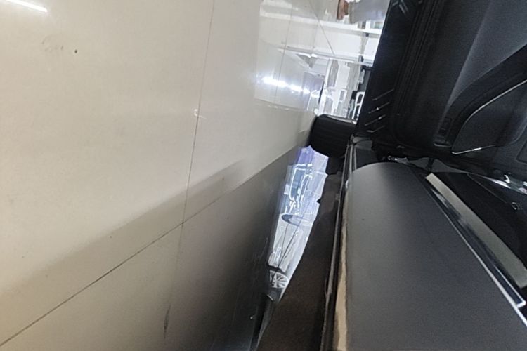 Used Lincoln Aviator 2020 3.0T V6 Four-Wheel Drive Premium Edition Left Side Sill
