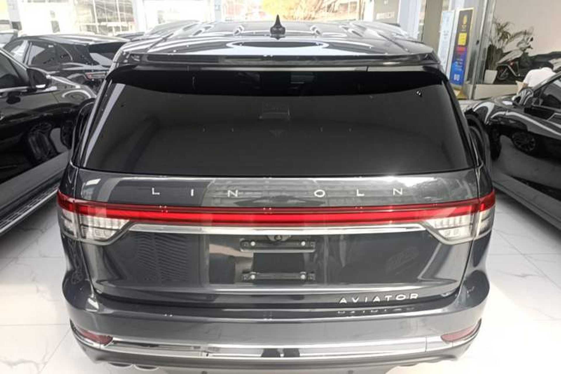 Used Lincoln Aviator 2020 3.0T V6 All-Wheel Drive Executive Version Rear