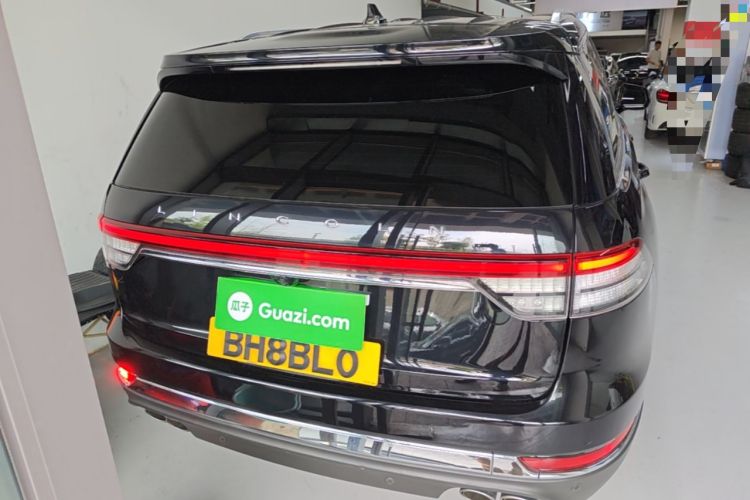Used Lincoln Aviator 2020 3.0T V6 All-Wheel-Drive Premium Edition Rear