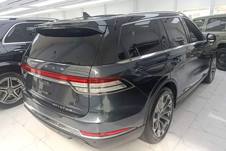 Used Lincoln Aviator 2020 3.0T V6 All-Wheel Drive Executive Version Rear Right 45 Deg