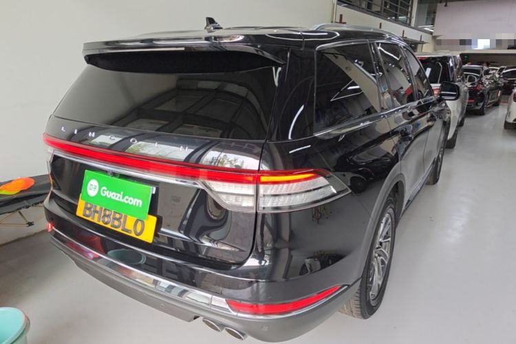 Used Lincoln Aviator 2020 3.0T V6 All-Wheel-Drive Premium Edition Rear Right 45 Deg