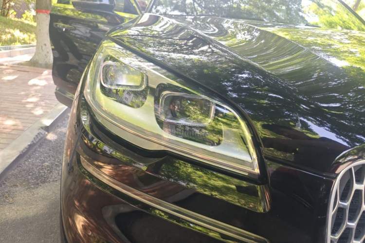 Used Lincoln Aviator 2020 3.0T V6 All-Wheel Drive Executive Version Right Front Headlight