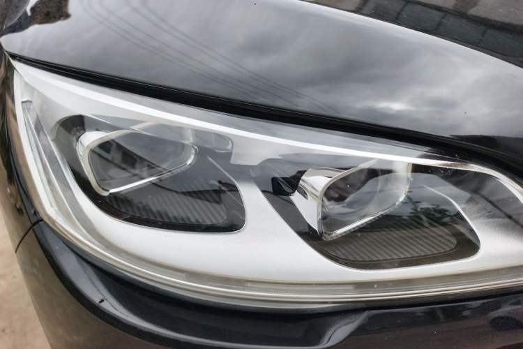Used Lincoln Aviator 2020 3.0T V6 All-Wheel Drive Executive Version Right Front Headlight