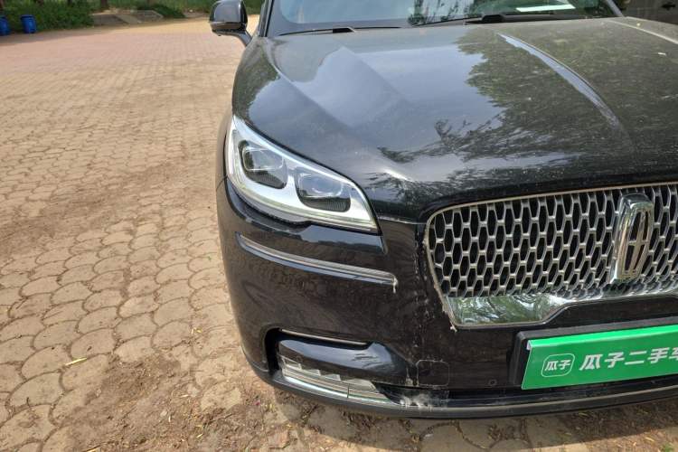 Used Lincoln Aviator 2020 3.0T V6 All-Wheel Drive Executive Version Right Front Headlight