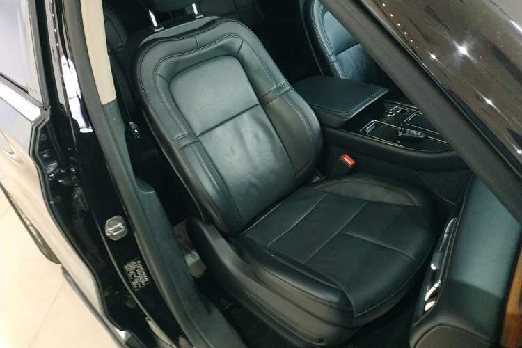 Used Lincoln Aviator 2020 3.0T V6 Four-Wheel Drive Premium Edition Right Front Seat