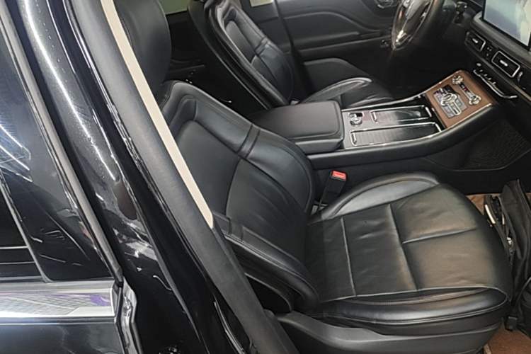 Used Lincoln Aviator 2020 3.0T V6 Four-Wheel Drive Premium Edition Right Front Seat