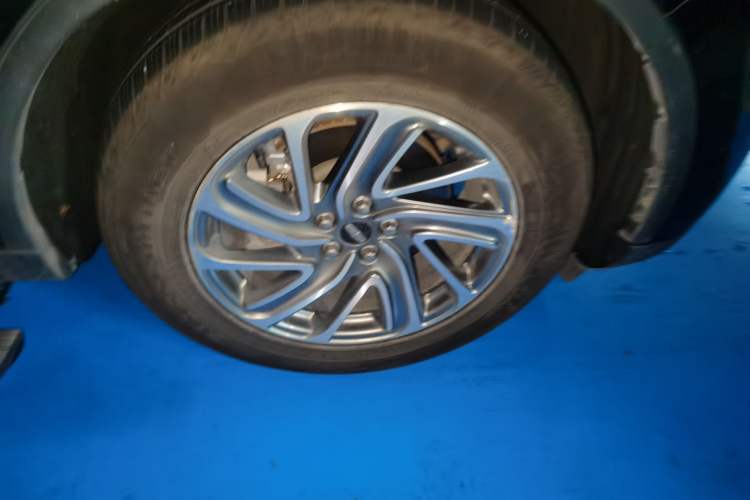 Used Lincoln Aviator 2020 3.0T V6 Four-Wheel Drive Premium Edition Right Front Wheel Hub