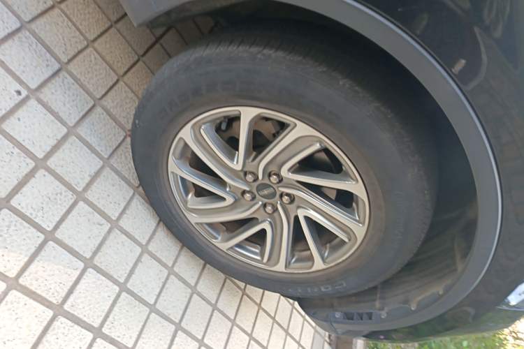 Used Lincoln Aviator 2020 3.0T V6 Two-Wheel Drive Zunyue Edition Right Front Wheel Hub