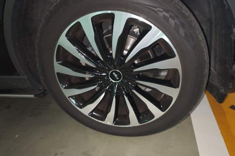 Used Lincoln Aviator 2020 3.0T V6 All-Wheel-Drive Premium Edition Right Front Wheel Hub