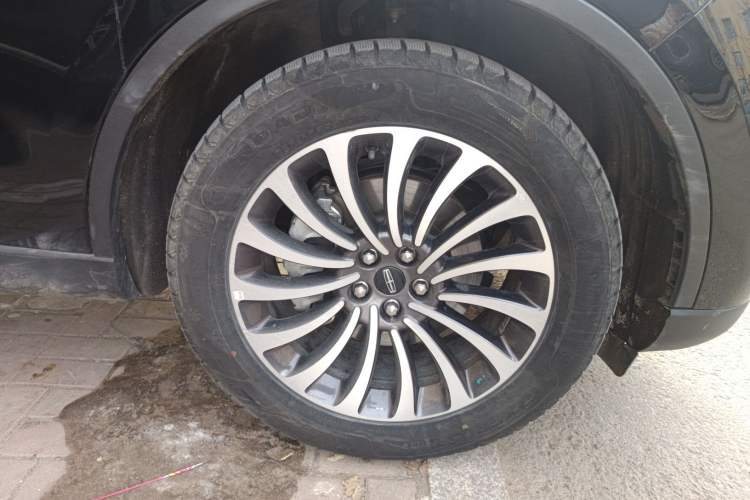 Used Lincoln Aviator 2020 3.0T V6 Four-Wheel Drive Zunya Edition Right Front Wheel Hub