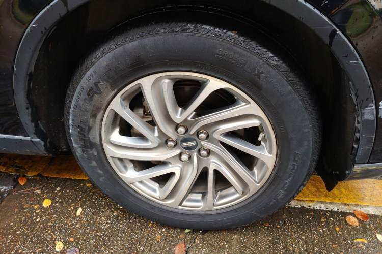 Used Lincoln Aviator 2020 3.0T V6 Four-Wheel Drive Premium Edition Right Front Wheel Hub