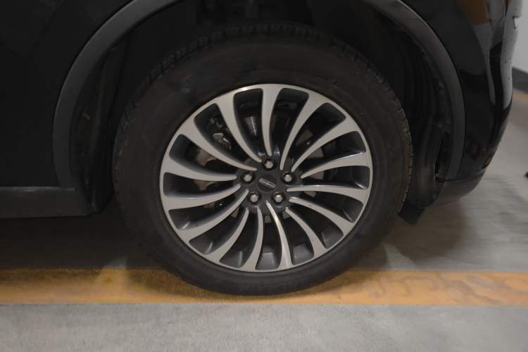 Used Lincoln Aviator 2020 3.0T V6 All-Wheel-Drive Luxury Edition Right Front Wheel Hub
