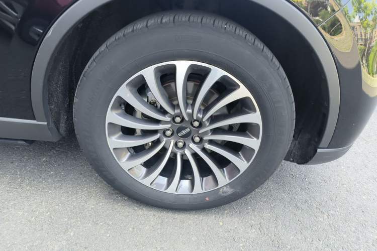 Used Lincoln Aviator 2020 3.0T V6 Four-Wheel Drive Zunya Edition Right Front Wheel Hub