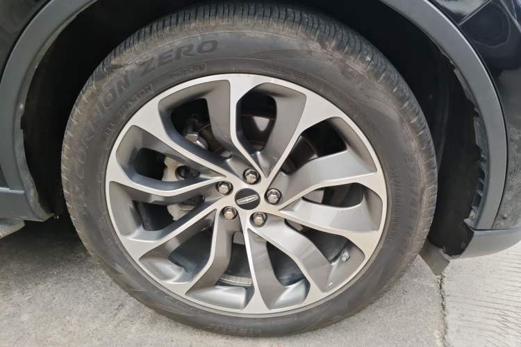 Used Lincoln Aviator 2020 3.0T V6 All-Wheel Drive Executive Version Right Front Wheel Hub