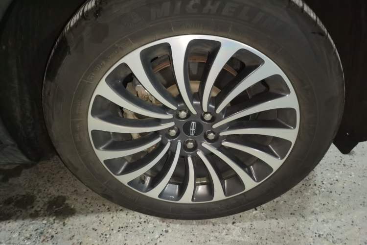 Used Lincoln Aviator 2020 3.0T V6 Four-Wheel Drive Zunya Edition Right Front Wheel Hub
