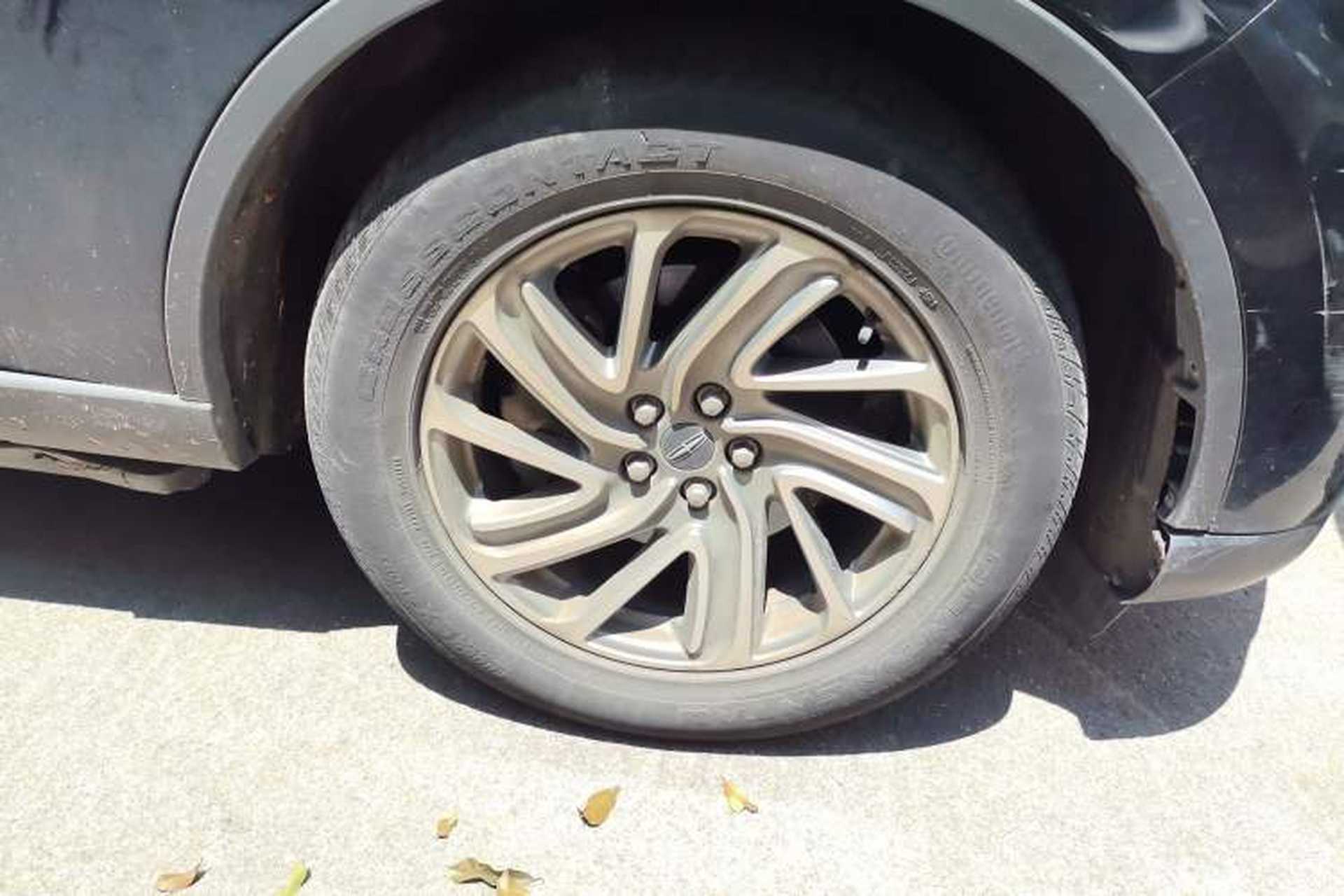 Used Lincoln Aviator 2020 3.0T V6 Four-Wheel Drive Premium Edition Right Front Wheel Hub