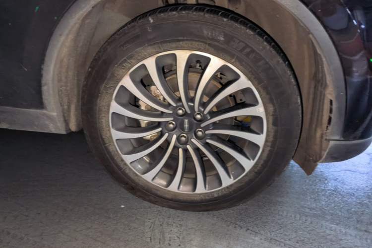 Used Lincoln Aviator 2020 3.0T V6 Four-Wheel Drive Zunya Edition Right Front Wheel Hub