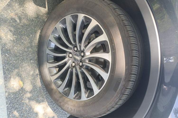 Used Lincoln Aviator 2020 3.0T V6 Four-Wheel Drive Zunya Edition Right Front Wheel Hub