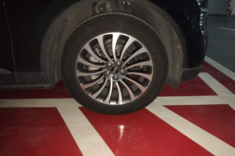 Used Lincoln Aviator 2020 3.0T V6 Four-Wheel Drive Zunya Edition Right Front Wheel Hub