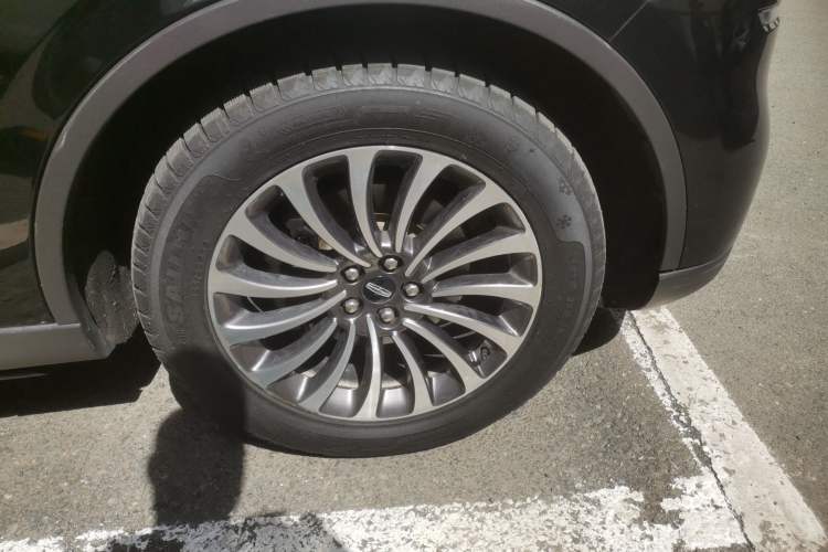 Used Lincoln Aviator 2020 3.0T V6 Four-Wheel Drive Zunya Edition Right Front Wheel Hub