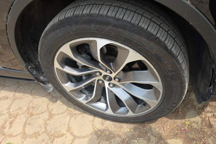Used Lincoln Aviator 2020 3.0T V6 All-Wheel Drive Executive Version Right Front Wheel Hub