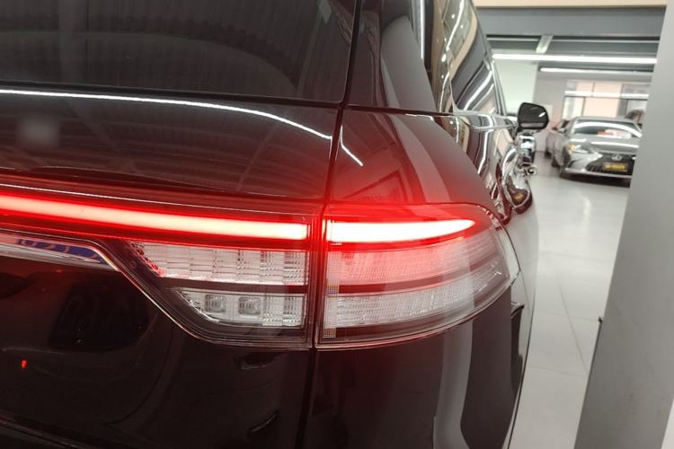 Used Lincoln Aviator 2020 3.0T V6 All-Wheel Drive Executive Version Right Rear Taillight