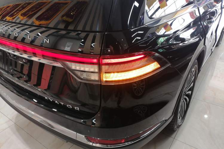 Used Lincoln Aviator 2020 3.0T V6 Four-Wheel Drive Zunya Edition Right Rear Taillight