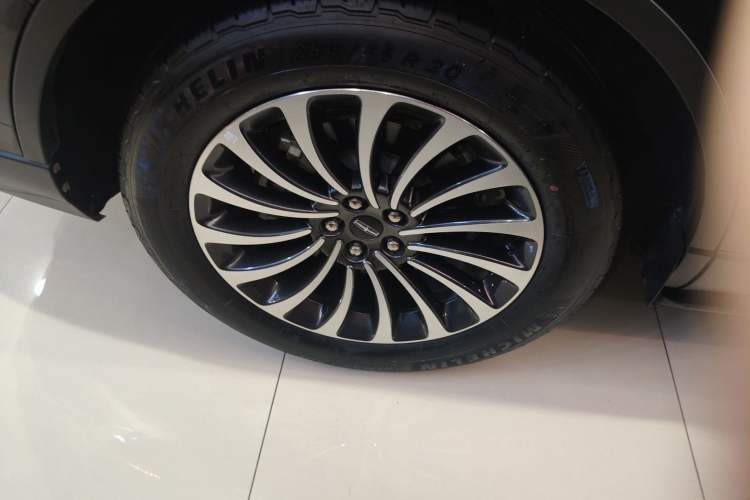 Used Lincoln Aviator 2020 3.0T V6 Four-Wheel Drive Premium Edition Right Rear Wheel Hub